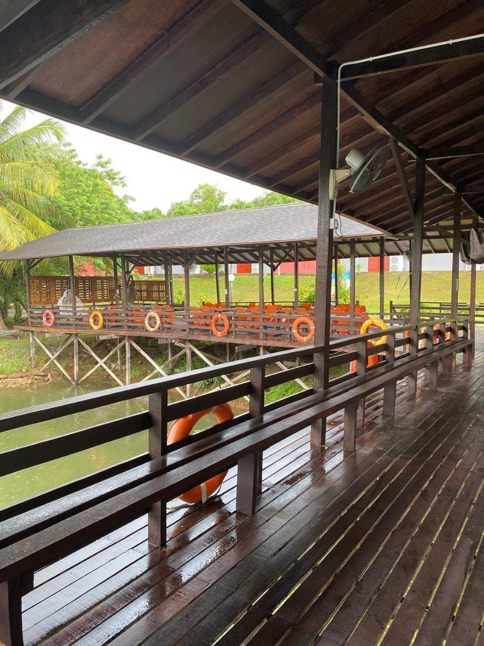 Putra Sentosa Retreat Camp, Sematan 호텔 외부 사진